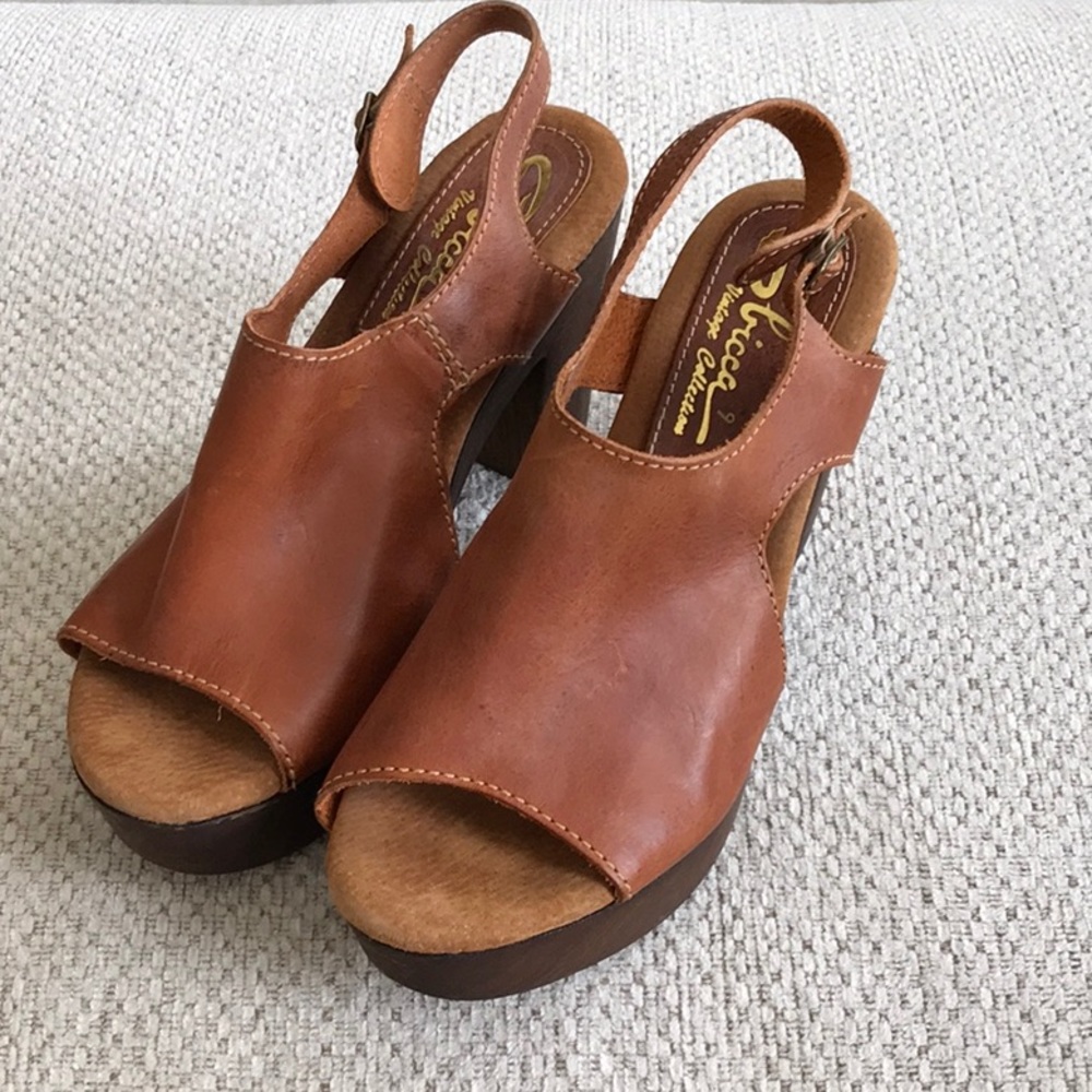 Sbicca District wooden heel sandal